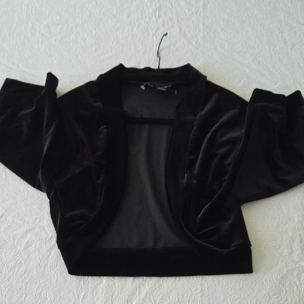NWOT Connected Apparel Black Velvet Shrug